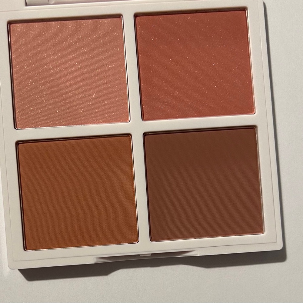 Lithe Sunset Blush Palette - Picture 5 of 7